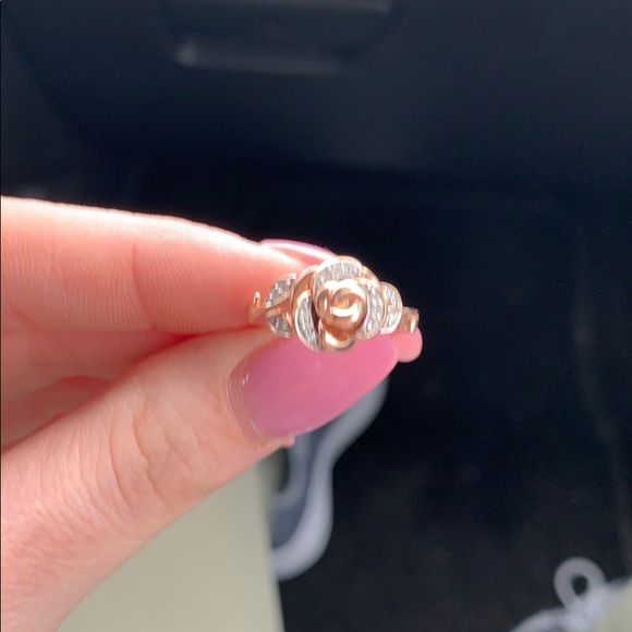 Rose gold Disney enchanted collectible. - Picture 3 of 7